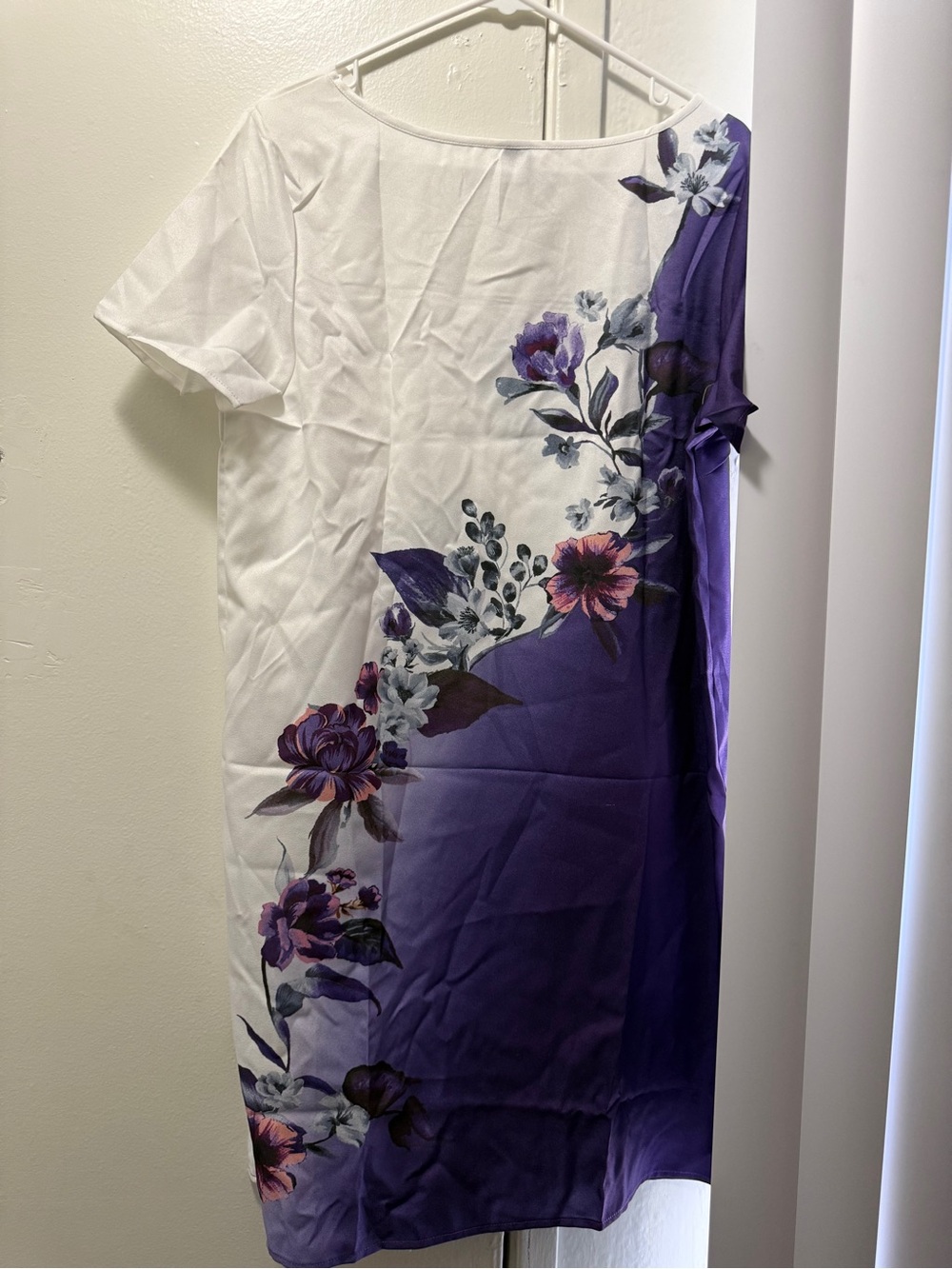 SHEIN Purple and White Floral Scallop-Neck Midi Dress - Picture 4 of 5